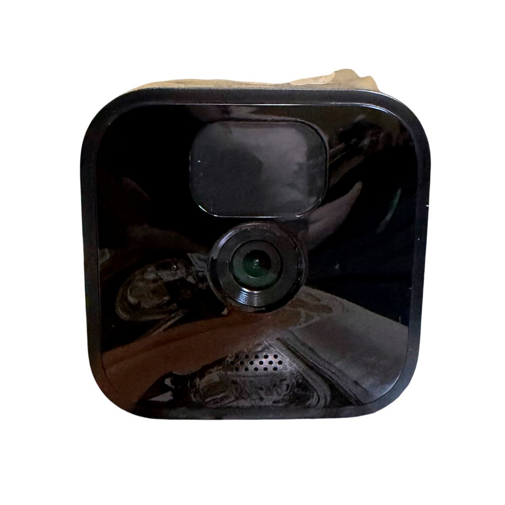 Blink Outdoor Wireless HD Security Camera 1080HD Black Model BCM00400U